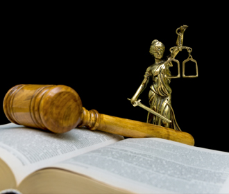 Best lawyer in south delhi